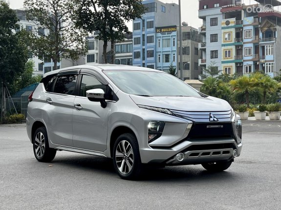 Xe màu bạc, nhập khẩu
