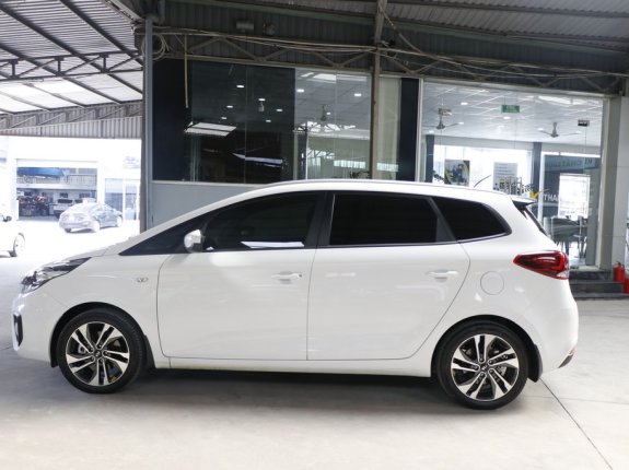 Kia Rondo 2.0 GMT 2022 - Xe màu trắng