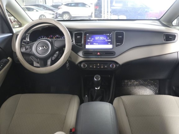 Kia Rondo 2.0 GMT 2022 - Xe màu trắng