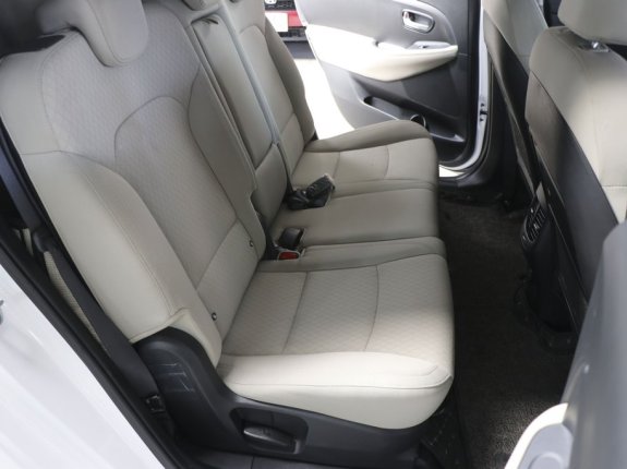 Kia Rondo 2.0 GMT 2022 - Xe màu trắng