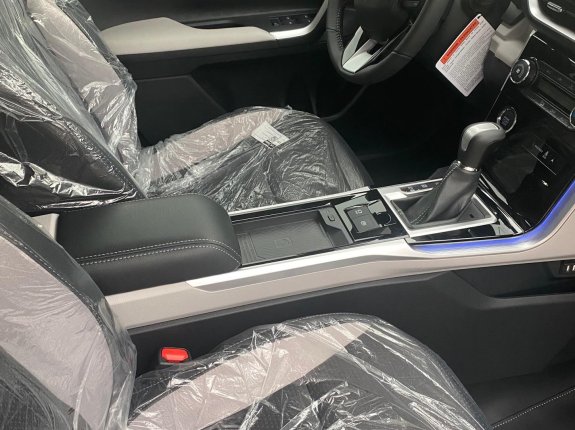 Toyota Veloz Cross 1.5 CVT 2022 - Sẵn xe giao ngay đủ màu