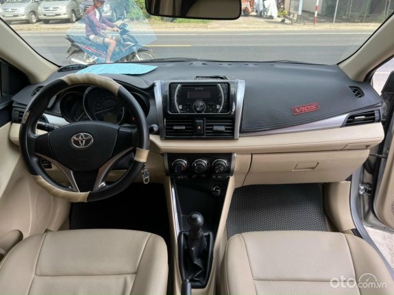 Toyota Vios 1.5E MT 2017 - Đăng ký lần đầu 2017 ít sử dụng, giá chỉ 370tr