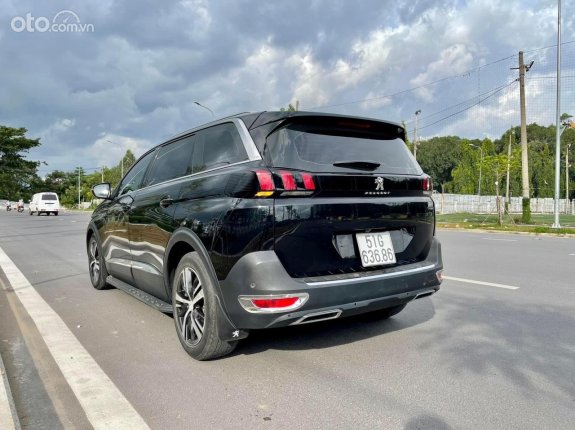 Peugeot 5008 2018 - Màu đen full option
