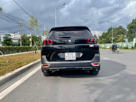Peugeot 5008 2018 - Màu đen full option