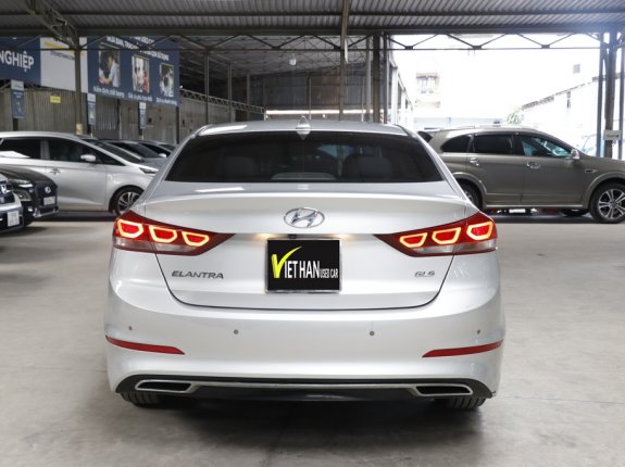 Hyundai Elantra 2017 - Giá cực tốt