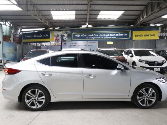 Hyundai Elantra 2017 - Giá cực tốt