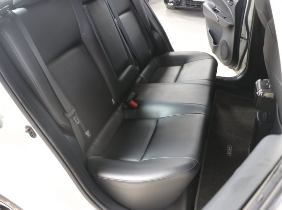 Toyota Vios 1.5E MT 2021 - Màu trắng, giá ưu đãi