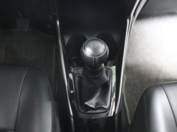 Toyota Vios 1.5E MT 2021 - Màu trắng, giá ưu đãi