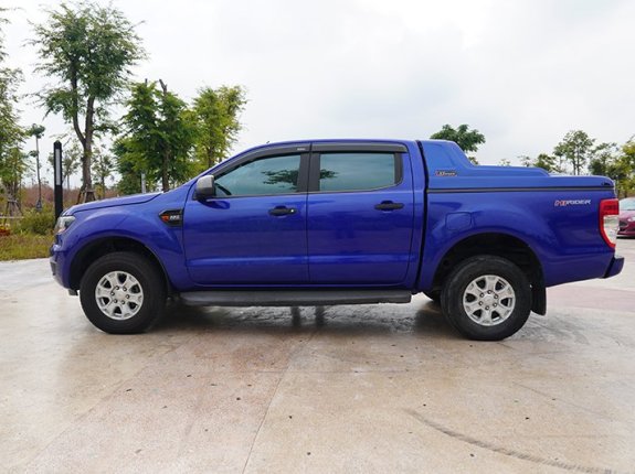 Ford Ranger XLS 2.2 4x2 AT 2017 - Màu xanh, xe nhập, giá 528tr