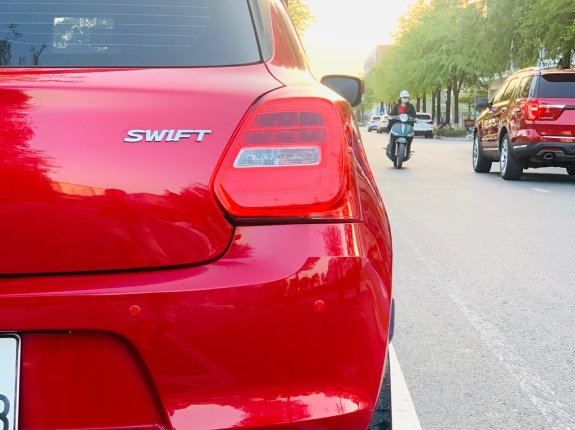 Suzuki Swift GL 1.2 CVT 2019 - Đăng ký lần đầu 2019 còn mới giá tốt 510tr