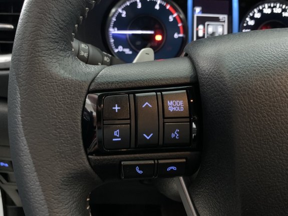 Toyota Fortuner 2.7 V 4X2 AT 2021 - Máy dầu, cực đẹp