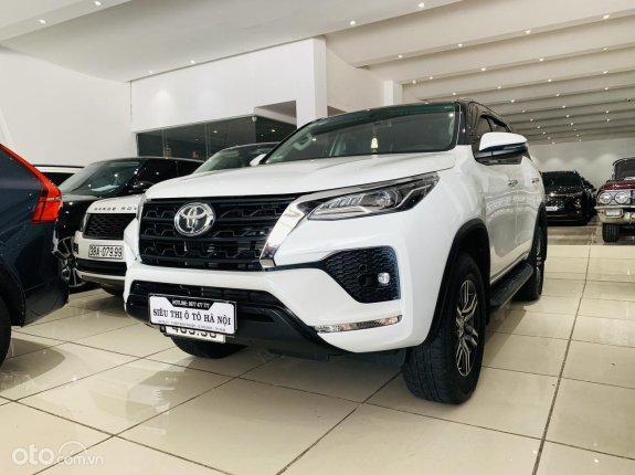Toyota Fortuner 2.7 V 4X2 AT 2021 - Máy dầu, cực đẹp