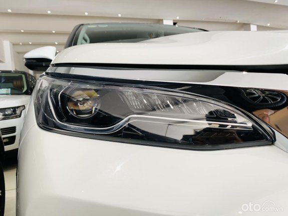 Toyota Fortuner 2.7 V 4X2 AT 2021 - Máy dầu, cực đẹp