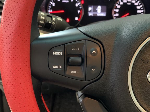 Kia Rondo 2.0 GAT 2018 - Xe rất mới, bao test hãng