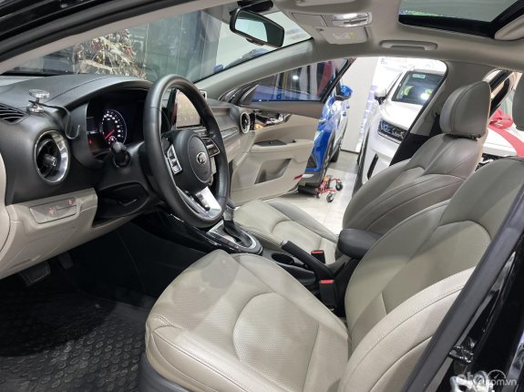 Kia Cerato 1.6 AT Luxury 2020 - Màu đen chính chủ, giá hữu nghị
