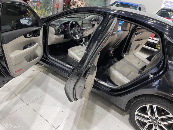 Kia Cerato 1.6 AT Luxury 2020 - Màu đen chính chủ, giá hữu nghị
