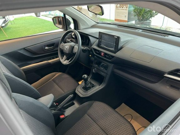 Toyota Avanza Premio 1.5 MT 2022 - Sẵn xe đủ màu giao ngay - Ưu đãi hấp dẫn