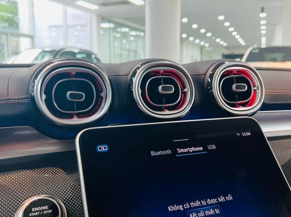 Mercedes-Benz C300 2023 - Phiên bản nâng cấp V1, ưu đãi trước bạ, hỗ trợ vay trả góp, xe giao ngay