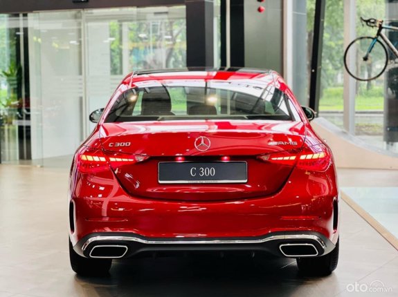 Mercedes-Benz C300 2023 - Phiên bản nâng cấp V1, ưu đãi trước bạ, hỗ trợ vay trả góp, xe giao ngay