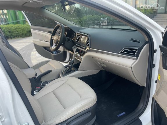 Hyundai Elantra 2022 - Xe siêu lướt đi 5.000km