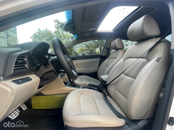 Hyundai Elantra 2022 - Xe siêu lướt đi 5.000km