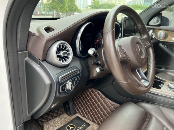 Mercedes-Benz GLC 250 4Matic 2019 - Xe đẹp, giá tốt, trang bị full options