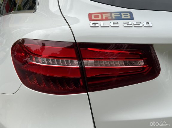 Mercedes-Benz GLC 250 4Matic 2019 - Xe đẹp, giá tốt, trang bị full options
