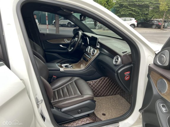 Mercedes-Benz GLC 250 4Matic 2019 - Xe đẹp, giá tốt, trang bị full options