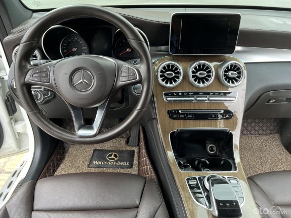 Mercedes-Benz GLC 250 4Matic 2019 - Xe đẹp, giá tốt, trang bị full options