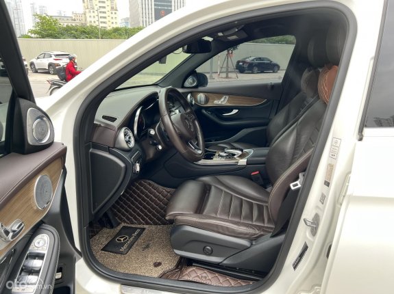 Mercedes-Benz GLC 250 4Matic 2019 - Xe đẹp, giá tốt, trang bị full options