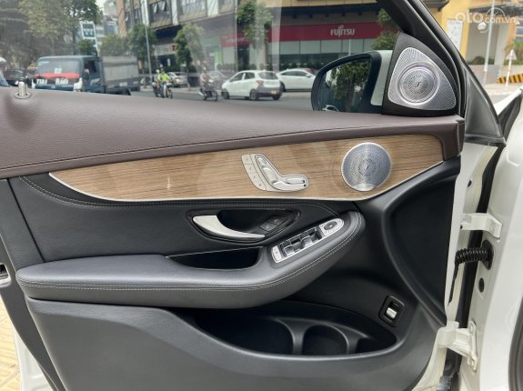 Mercedes-Benz GLC 250 4Matic 2019 - Xe đẹp, giá tốt, trang bị full options