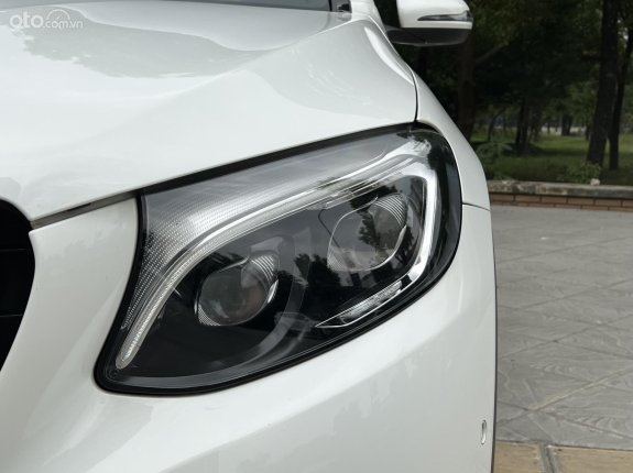 Mercedes-Benz GLC 250 4Matic 2019 - Xe đẹp, giá tốt, trang bị full options