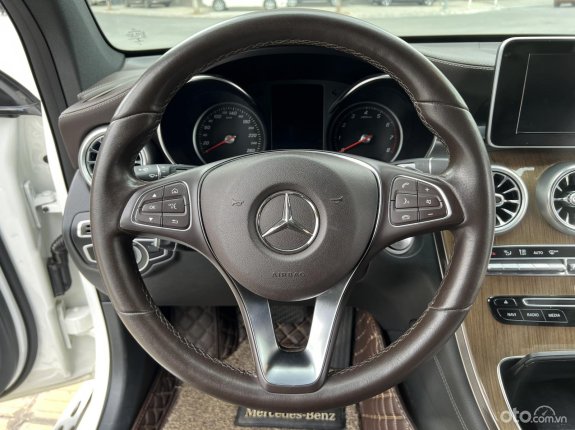 Mercedes-Benz GLC 250 4Matic 2019 - Xe đẹp, giá tốt, trang bị full options