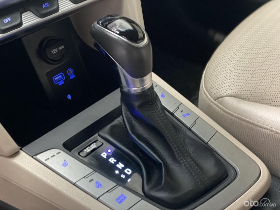 Hyundai Elantra   2.0 AT 2019 - Xe cực đẹp, full lịch sử hãng, giá có thương lượng