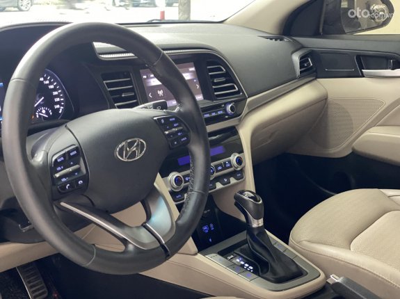 Hyundai Elantra   2.0 AT 2019 - Xe cực đẹp, full lịch sử hãng, giá có thương lượng