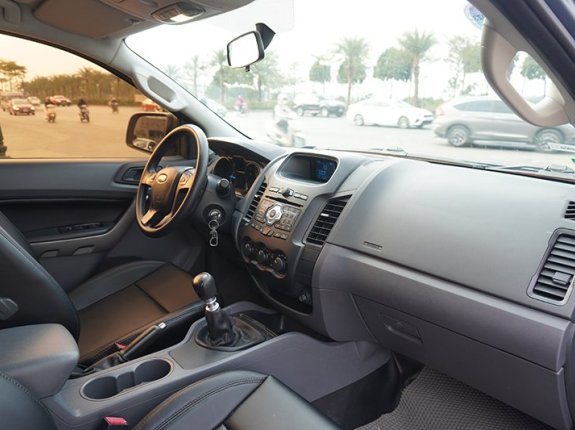 Ford Ranger XLS 2.2L 4x2 MT 2016 - Ford Ranger XLS 2.2L 4x2 MT 2016