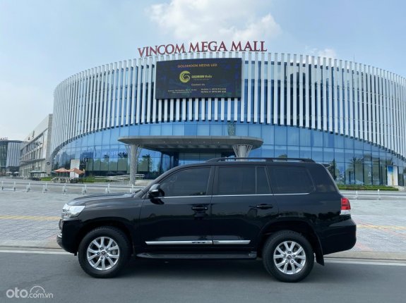 Toyota Land Cruiser VX 4.6 V8 2019 - Tên công ty, biển Hà Nội