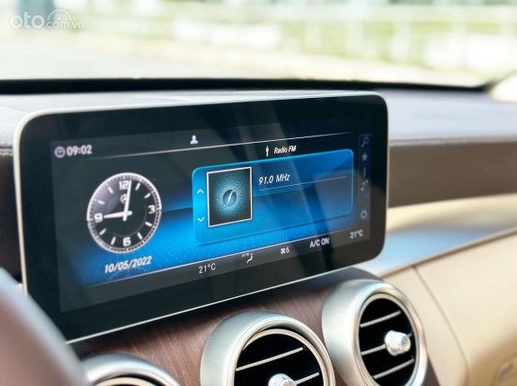 Mercedes-Benz C200 Exclusive 2020 - Màu đen, biển HN