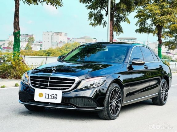 Mercedes-Benz C200 Exclusive 2020 - Màu đen, biển HN