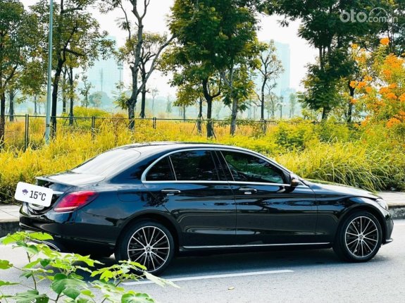 Mercedes-Benz C200 Exclusive 2020 - Màu đen, biển HN