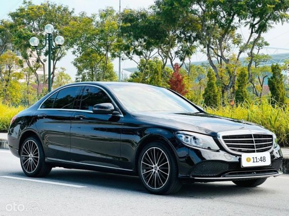 Mercedes-Benz C200 Exclusive 2020 - Màu đen, biển HN