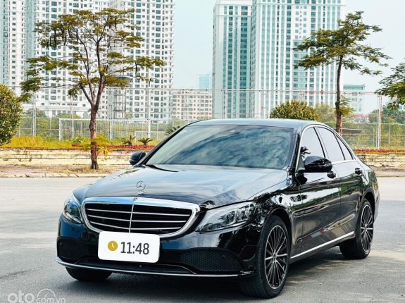 Mercedes-Benz C200 Exclusive 2020 - Màu đen, biển HN
