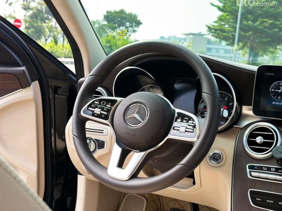Mercedes-Benz C200 Exclusive 2020 - Màu đen, biển HN
