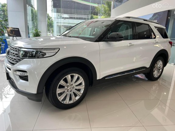 Sẵn xe giá siêu ưu đãi cuối năm. Giảm tiền mặt tặng full quà tặng phụ kiện, hỗ trợ vay, đăng ký lăn bánh nhanh gọn