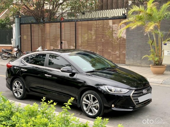 Hyundai Elantra 2019 - Màu đen, biển Hà Nội