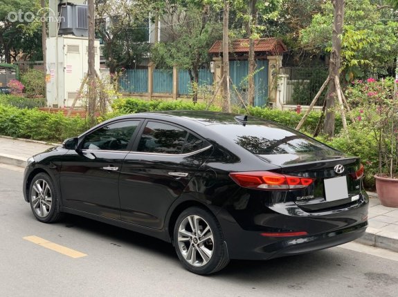Hyundai Elantra 2019 - Màu đen, biển Hà Nội