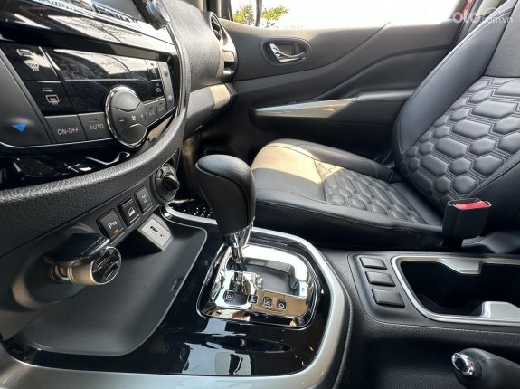 Nissan Navara NP300 VL 4x4 AT 2021 - Model 2022, nhập khẩu, siêu lướt