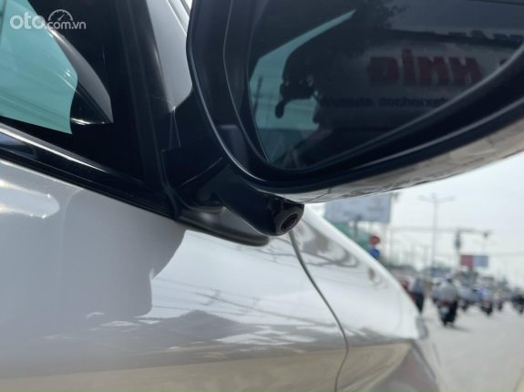 Mitsubishi Outlander 2.0 CVT Premium 2022 - Đi chuẩn 10 ngàn kilomet