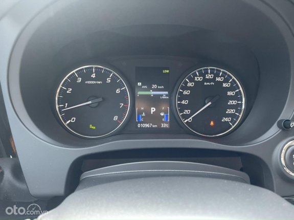 Mitsubishi Outlander 2.0 CVT Premium 2022 - Đi chuẩn 10 ngàn kilomet