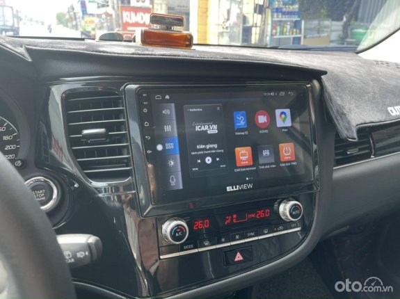 Mitsubishi Outlander 2.0 CVT Premium 2022 - Đi chuẩn 10 ngàn kilomet